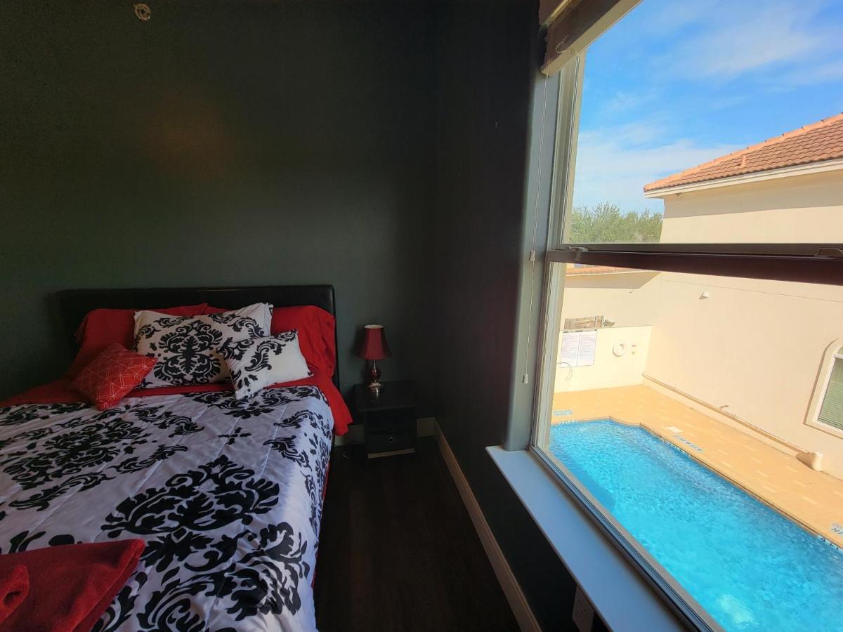 Modern, Private, Smart 4 Bedroom Condo In Desirable Location In Mcallen With Pool! ภายนอก รูปภาพ
