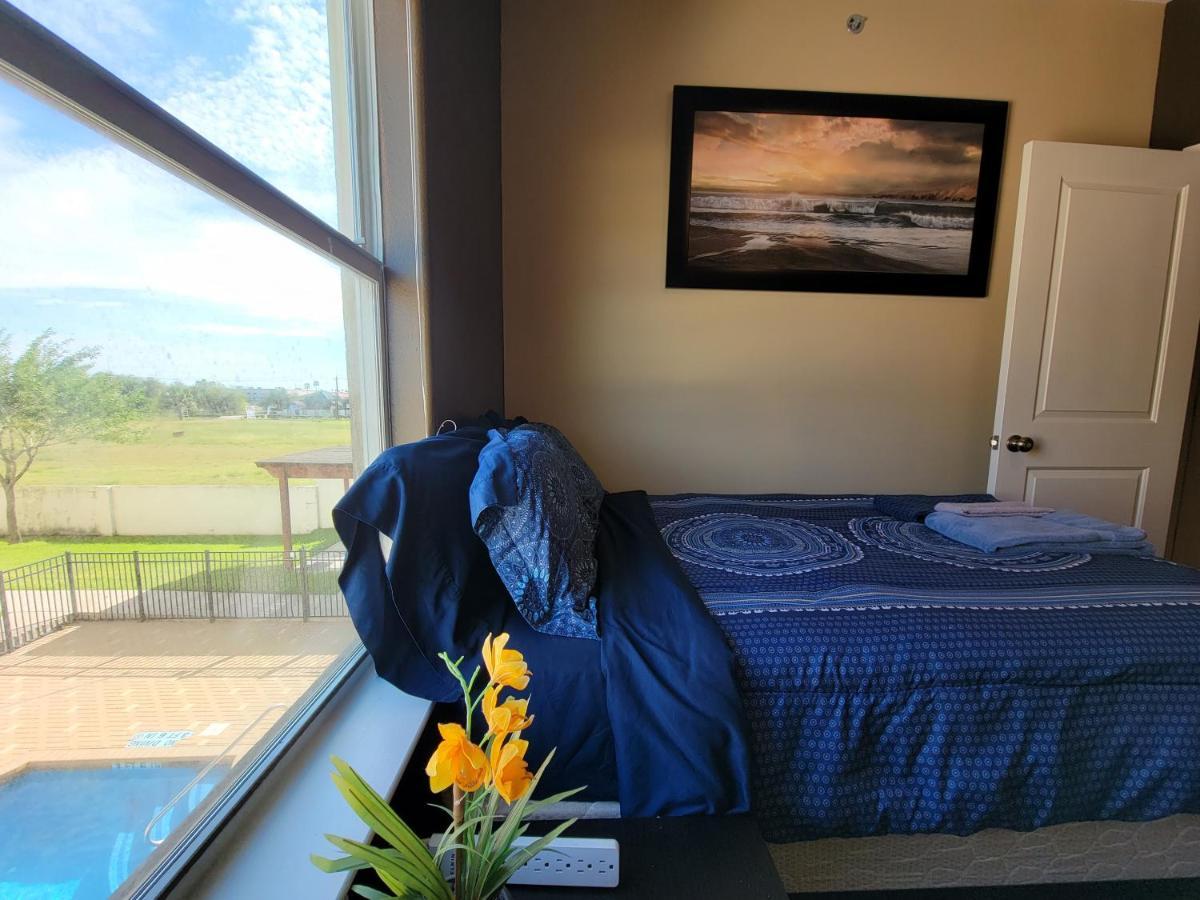 Modern, Private, Smart 4 Bedroom Condo In Desirable Location In Mcallen With Pool! ภายนอก รูปภาพ