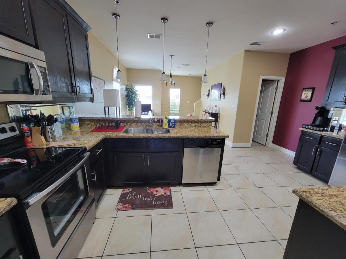 Modern, Private, Smart 4 Bedroom Condo In Desirable Location In Mcallen With Pool! ภายนอก รูปภาพ